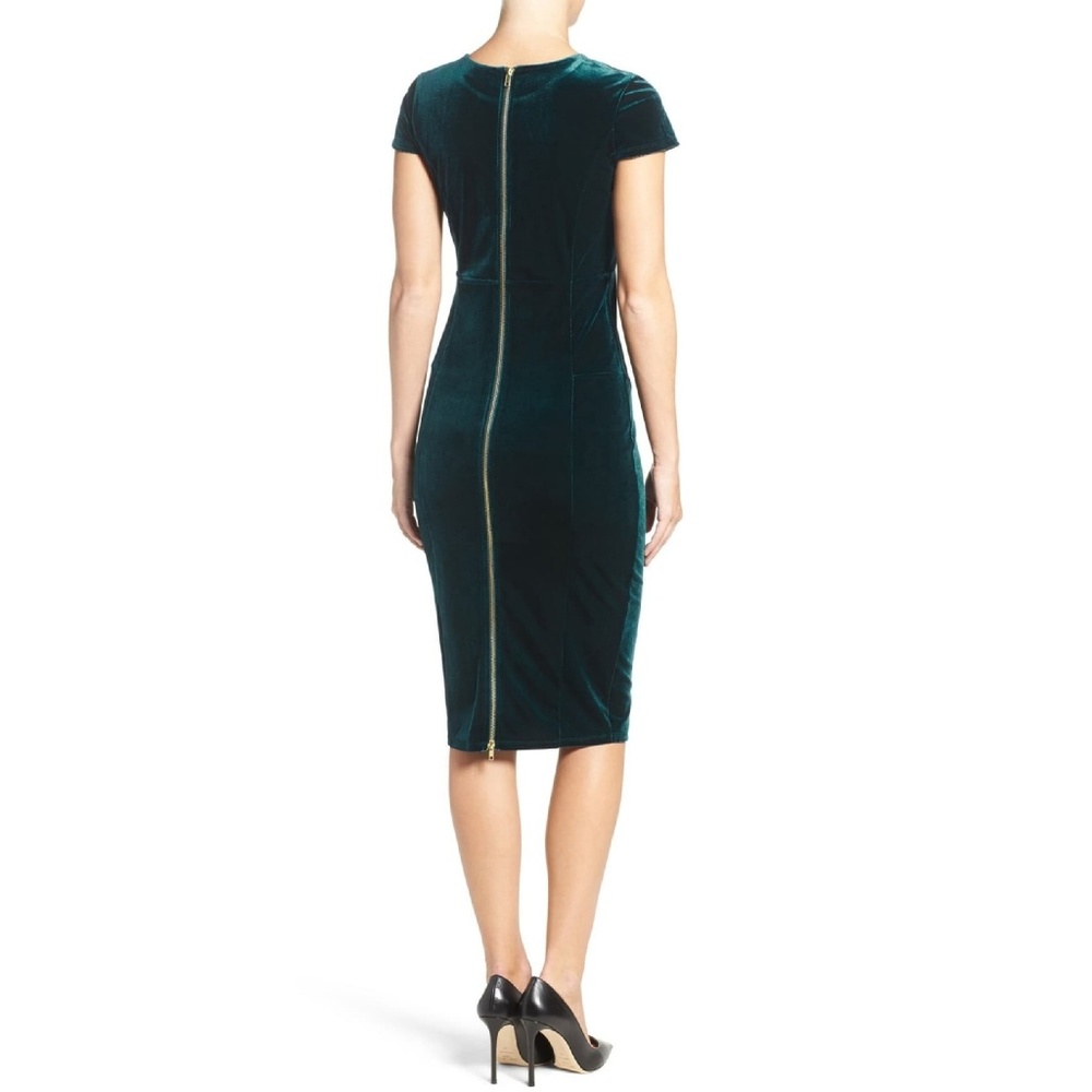 🌲FELICITY & COCO VISTA VELVET MIDI DRESS🌲